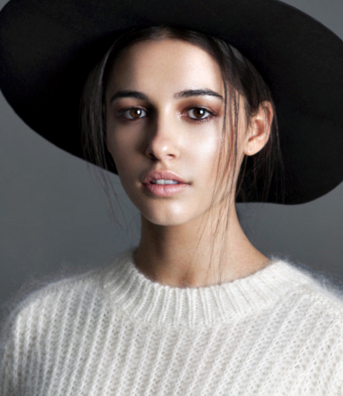 Artist Profile Naomi scott Pictures